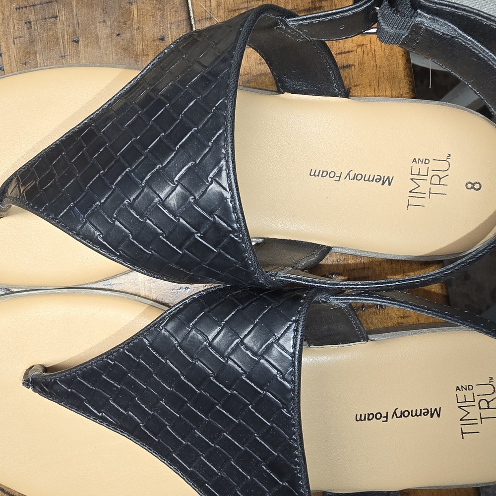Time and Tru Black Sandals with Textured Design
